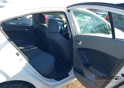 2018 Kia Forte Lx from USA, damaged, VIN 3KPFK4A75JE175781